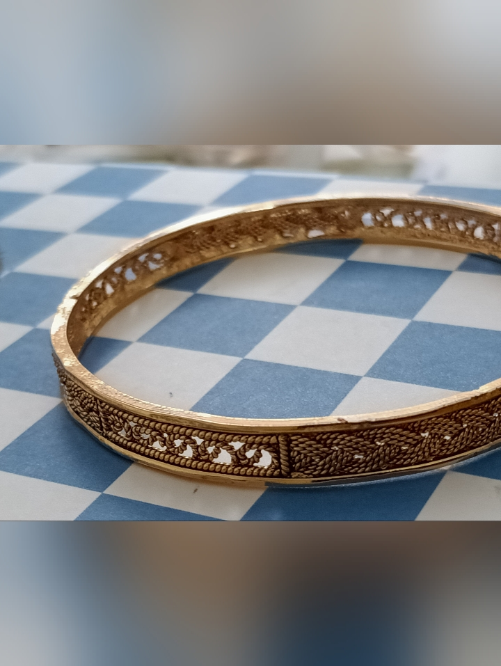Vintage Gold Filigree Women's Bangle Bracelet